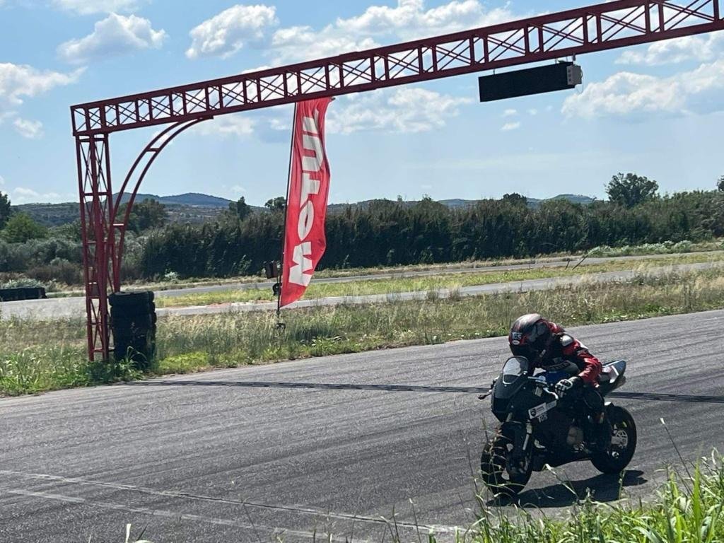 kid go straight with pitbike