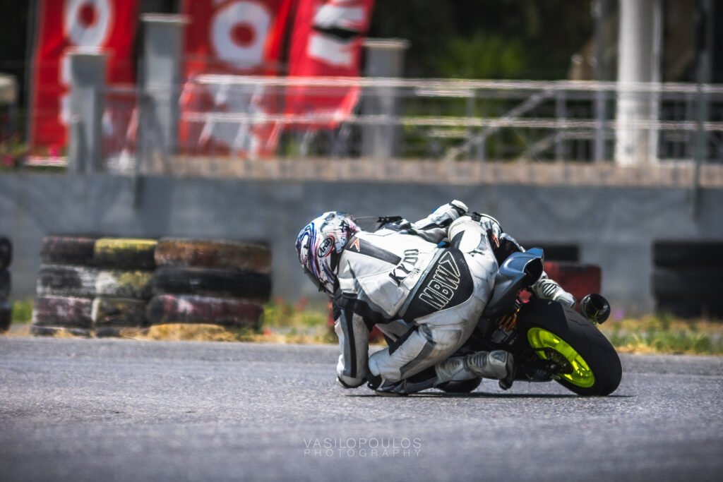Elbow down with pitbike Kayo